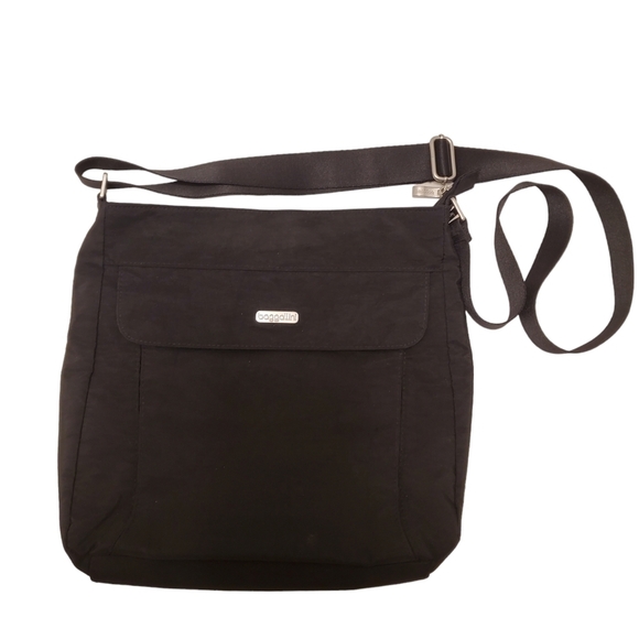 Baggallini Handbags - Baggallini Black Crossbody Bag